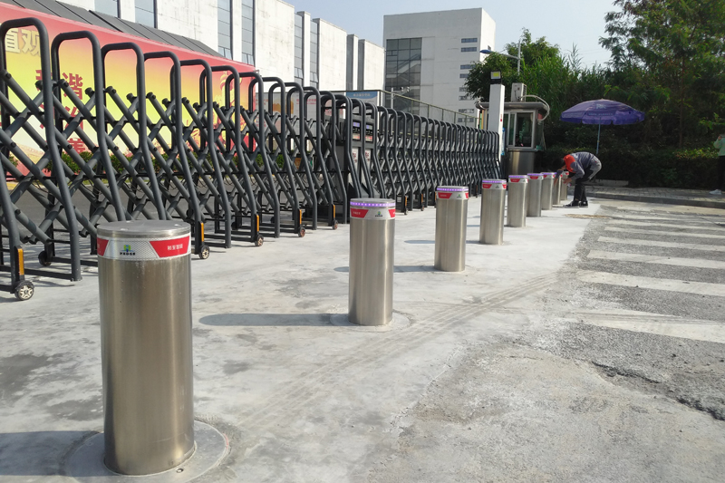 深圳市龙华区第二外国语学校南门